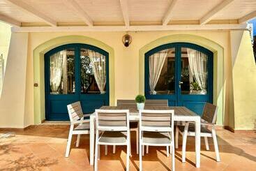 شقق خاصة سياحية Jennas Libeccio Apartment