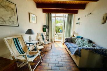 דירות לתיירים House Rétaise With Garden Close To The Sea