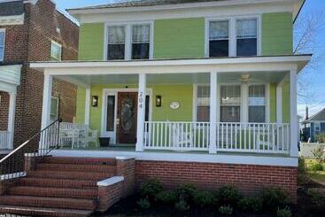 游客公寓 Key Lime Cottage Steps From Cape Charles Beach