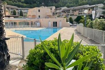 شقق خاصة سياحية Appartement Les 3 Caps Avec Piscine Et Vue Mer