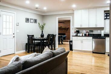 آپارتمانهای توریستها Game Time!