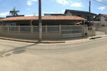 ツーリストアパートメント Residencial Marcelino