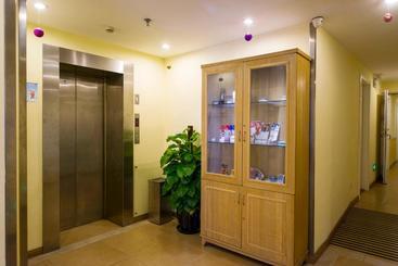هتل Home Inn Dalian Railway Station