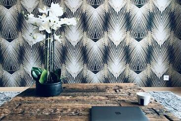 דירות לתיירים 5th Element Apartments