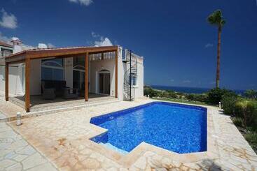 شقق خاصة سياحية Luxury Cliffside Villa With Breathtaking Sea Views & Private Family Friendly Pool