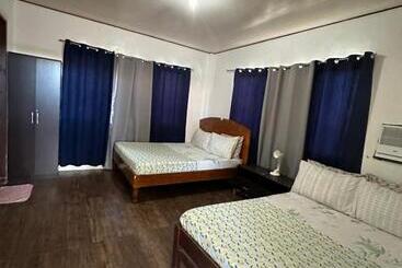 דירות לתיירים New Road Private Home