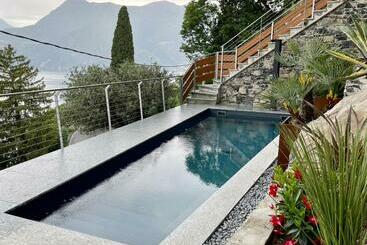 Жильё для туристов Varenna Hill Apt