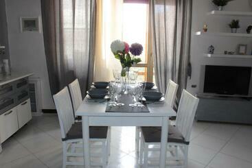 شقق خاصة سياحية Raffy S House Pompei