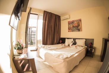 Gallery Suites