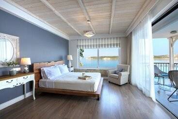 酒店 Karalis Beach