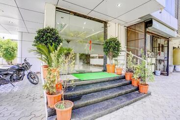 Fabhotel Sai Govind
