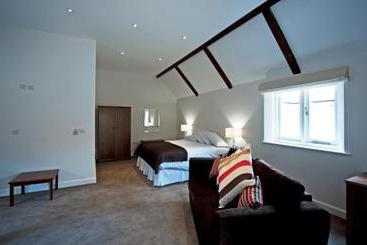 酒店 Farncombe Estate Centre