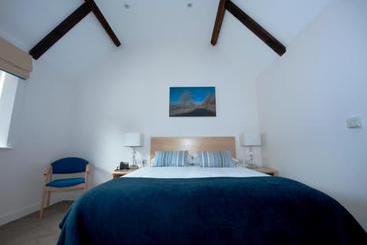 酒店 Farncombe Estate Centre