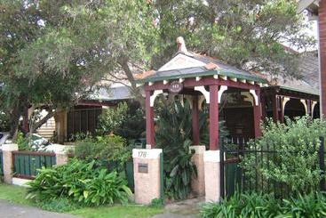 هتل Hamilton Heritage B & B