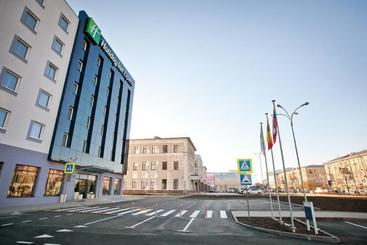 هتل Holiday Inn Express Voronezh  Kirova, An Ihg