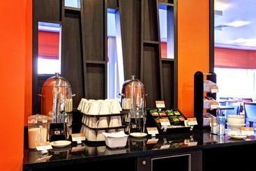 هتل Holiday Inn Express Voronezh  Kirova, An Ihg
