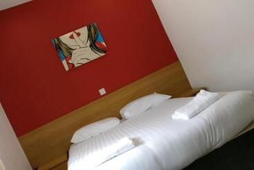 Hotel OYO Wave Crest