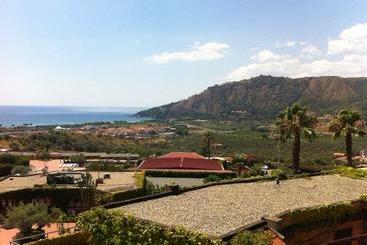 هتل Villaggio Porto Rhoca