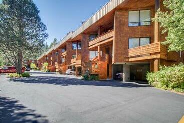 בית מלון כפרי Christy Lane Condo
