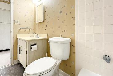 فندق Golden Arms 111