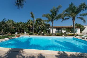 تختخواب و صبحانه Villa Nika