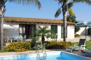 تختخواب و صبحانه Villa Nika