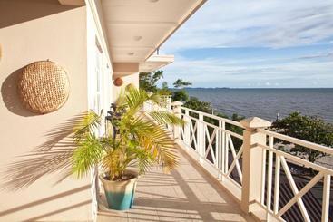 هتل The Beach House
