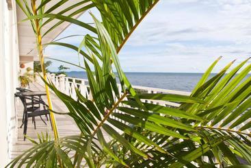 هتل The Beach House