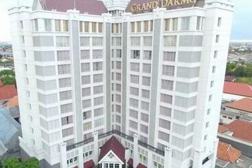 هتل Grand Darmo Suite By Amithya