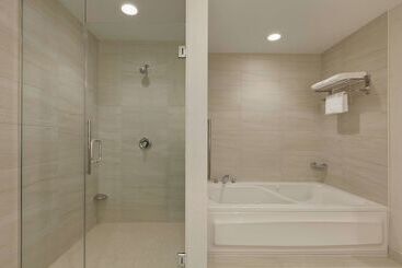 هتل Hilton Garden Inn Rochester/university & Medical Center