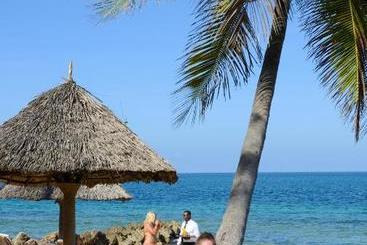 هتل Ledger Plaza Bahari Beach