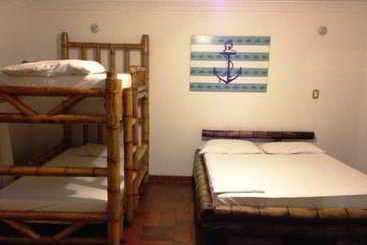 La Pinta Boogaloo Hostel