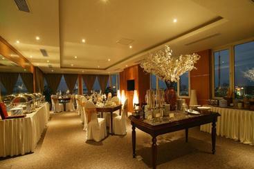 هتل The Palmy  & Spa
