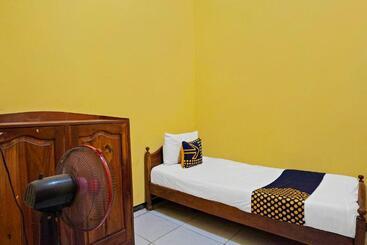 酒店 Spot On 91869 Insan Mulia Kost Syariah