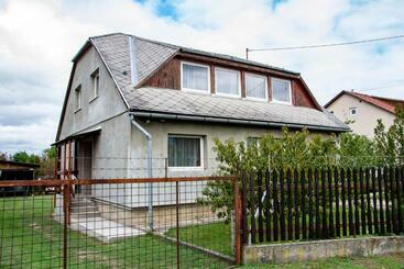 بنسيون Luca Apartman
