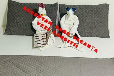 فندق Flory House