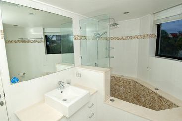 هتل Biarritz Apartments