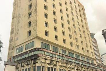 هتل Daeng Plaza