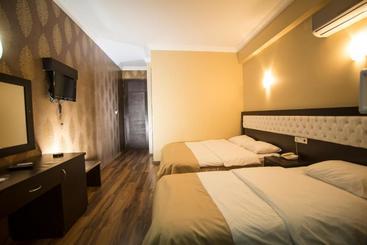 Hotel Divan