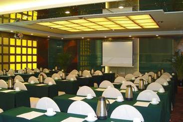 هتل Excemon Xinjiang Yilite