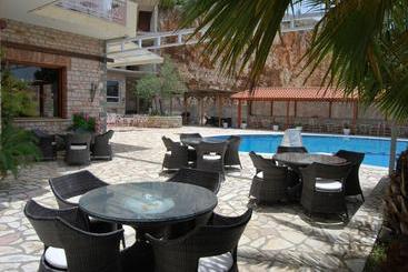 هتل Panorama Sarande