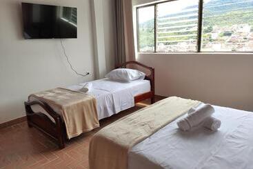 پانسیون Hostal Colors