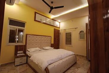 فندق Rajwada Palace