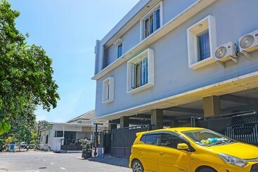 هتل Reddoorz Syariah At Delta Sari Aloha Waru