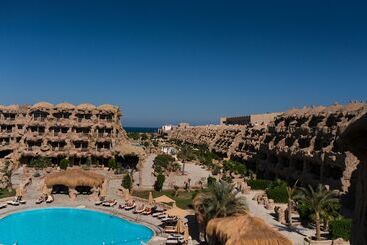 هتل Caves Beach Resort Adults Only