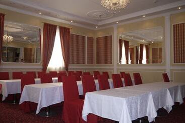 فندق Optima Collection Kamianets Podilskyi