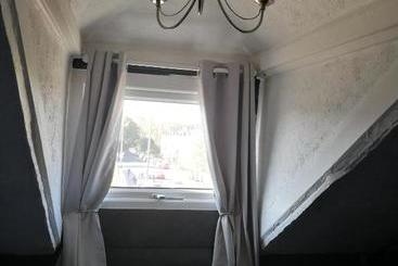 هتل Station Guest House