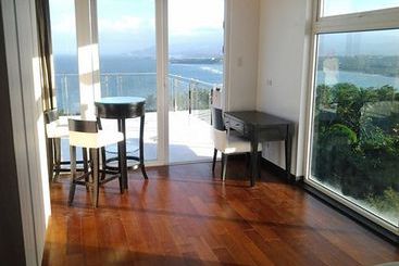 Tanawin Resort And Luxury Apartments