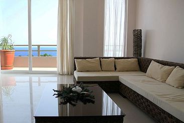 Tanawin Resort And Luxury Apartments