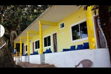 هتل Poornima Beach Stay